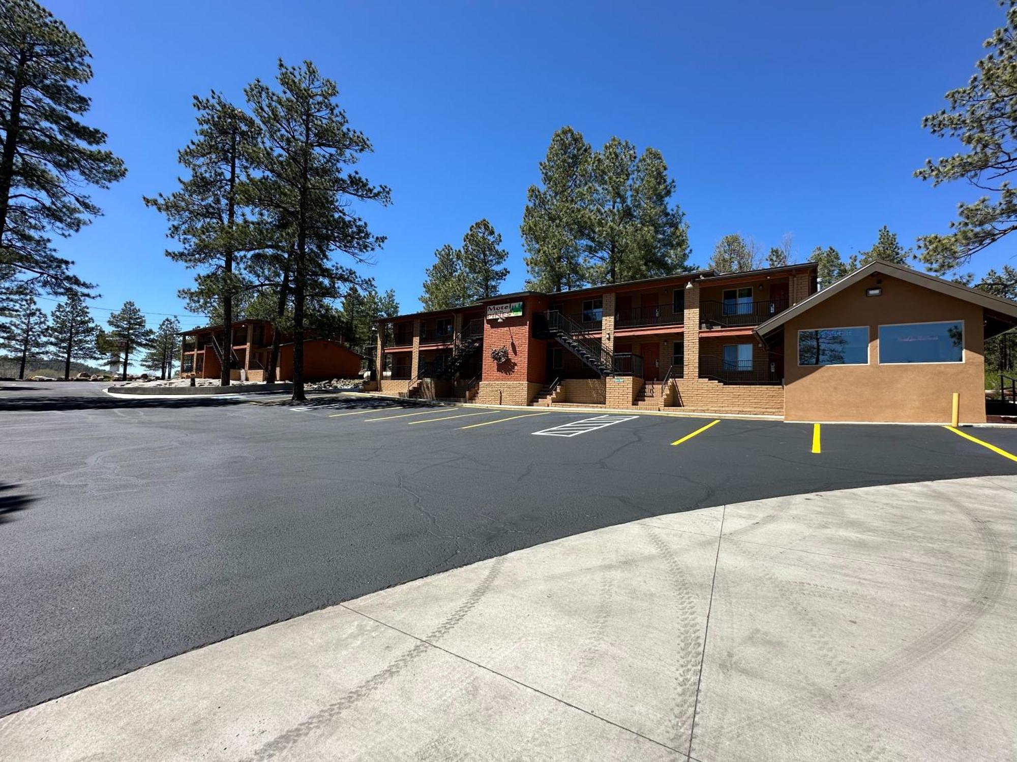 Motel In The Pines Munds Park Exterior foto
